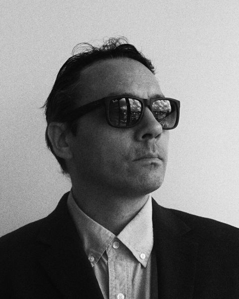 Dan Hayhurst headshot looking out.jpg