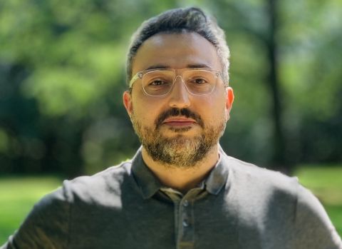 Portraitfoto - Ömer Alkin (3).jpg